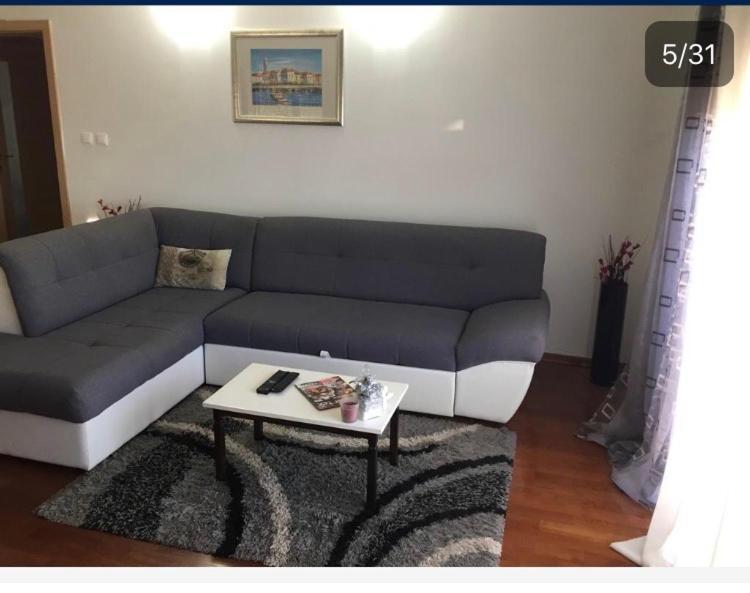Apartman Mila Apartment คาชเตลา ภายนอก รูปภาพ